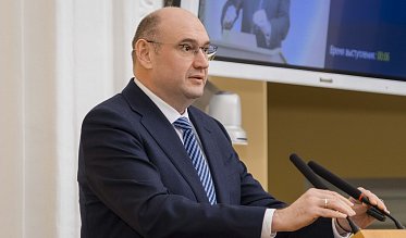 Евгений Солнцев впервые отчитался перед депутатами Заксобрания